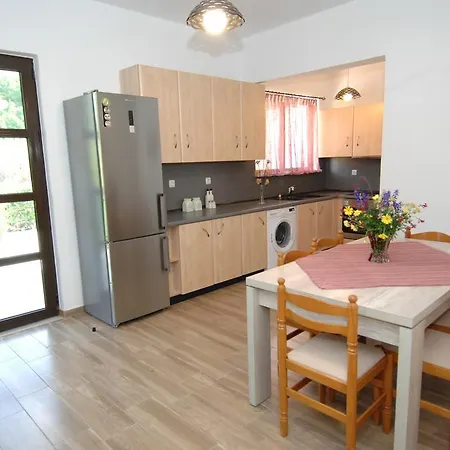 Salakos Mountain View Home سالاكوس